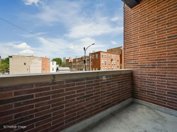 $1,750,000 | 305 South Racine Avenue, Unit 2A, Chicago, IL 60607