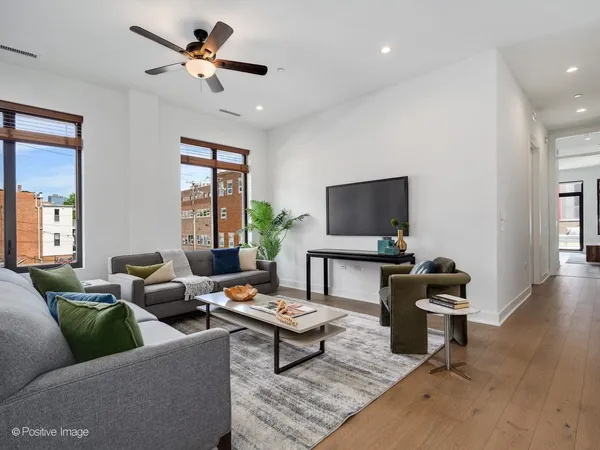 $1,750,000 | 305 South Racine Avenue, Unit 2A, Chicago, IL 60607