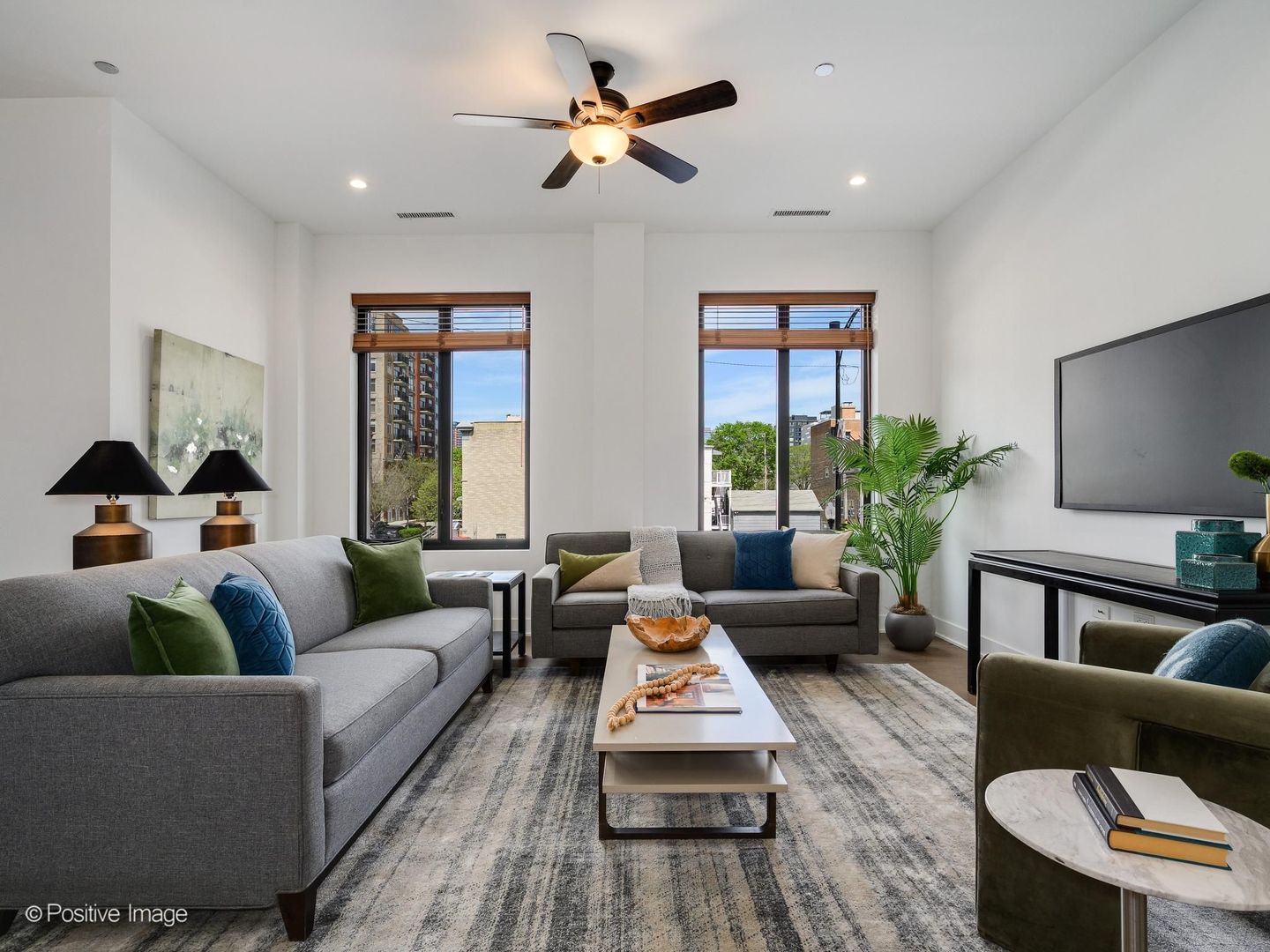 305 South Racine Avenue, Unit 2A Chicago, IL 60607 - Photo 5 of 29