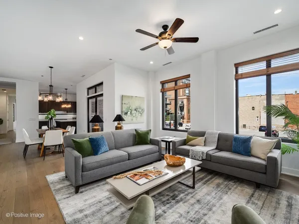 $1,750,000 | 305 South Racine Avenue, Unit 2A, Chicago, IL 60607