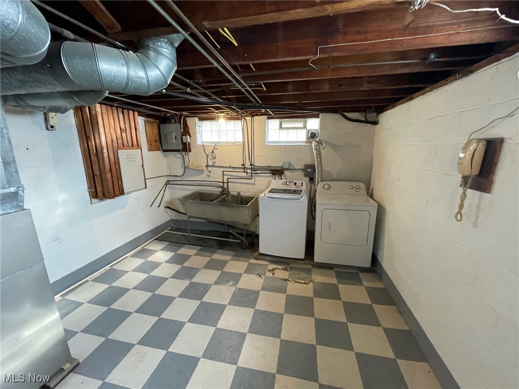 1539 Winchester Road Lyndhurst, OH 44124 - Photo 20 of 21 Laundry