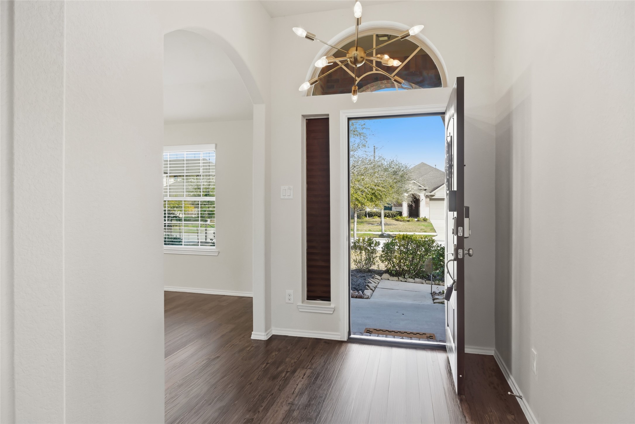 521 Waterside Ridge Lane La Marque, TX 77568 - Photo 4 of 34