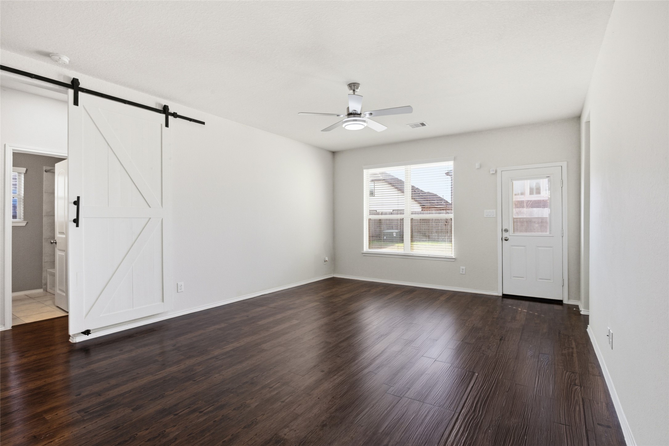 521 Waterside Ridge Lane La Marque, TX 77568 - Photo 5 of 34