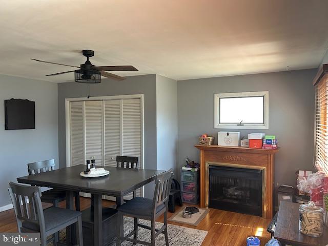 948 Easter Road Burlington, NJ 08016 - Photo 14 of 30 a dining room with furniture and window