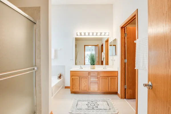 $410,000 | 3013 Turnberry Lane, Montgomery, IL 60538