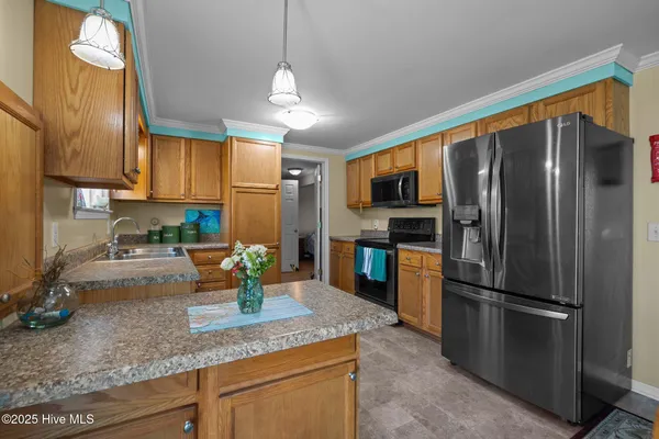 $330,000 | 139 Diamond City Drive, Harkers Island, NC 28531