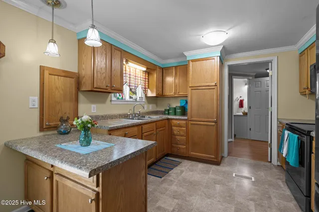 $330,000 | 139 Diamond City Drive, Harkers Island, NC 28531