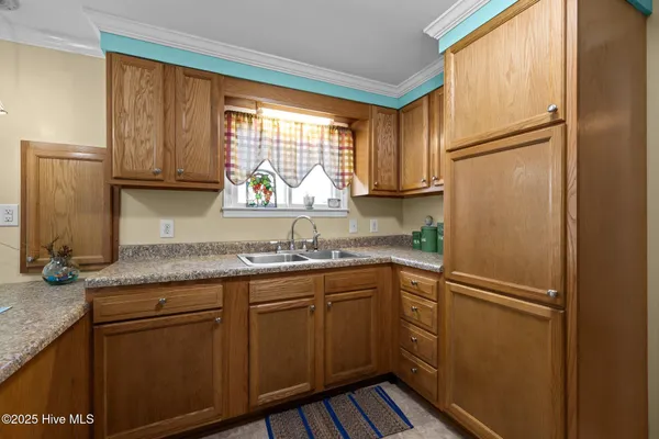 $330,000 | 139 Diamond City Drive, Harkers Island, NC 28531