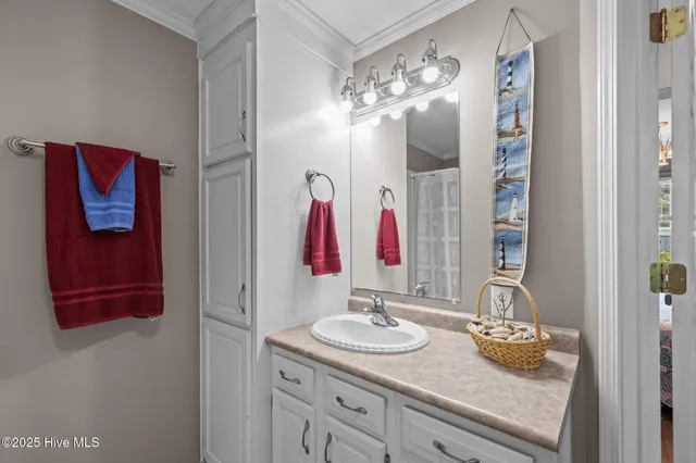 $330,000 | 139 Diamond City Drive, Harkers Island, NC 28531