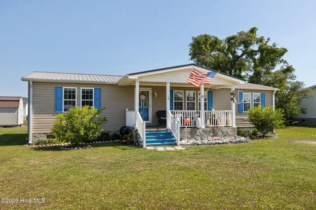 $330,000 | 139 Diamond City Drive, Harkers Island, NC 28531