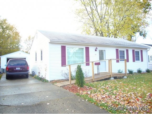 52 Windsor Road Springfield, IL 62702 - Photo 1 of 7