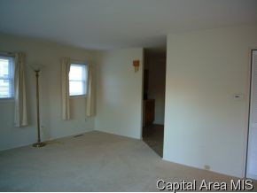 52 Windsor Road Springfield, IL 62702 - Photo 3 of 7