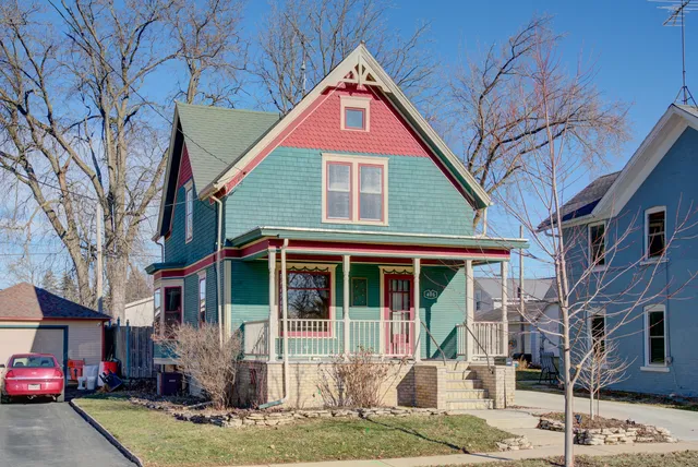 $219,900 | 406 Hancock Street, Watertown, WI 53098