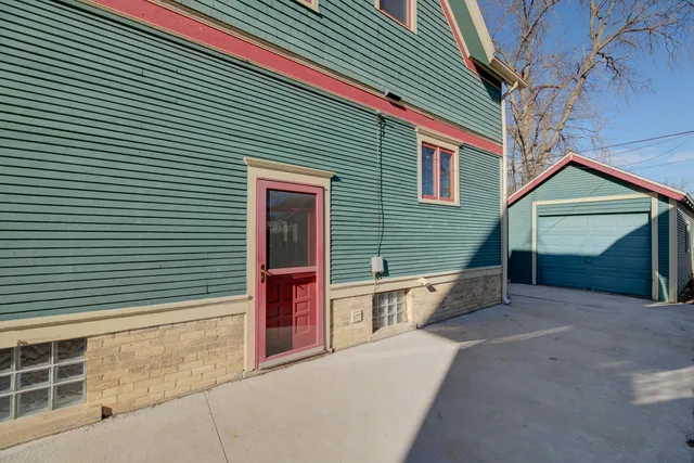 $219,900 | 406 Hancock Street, Watertown, WI 53098