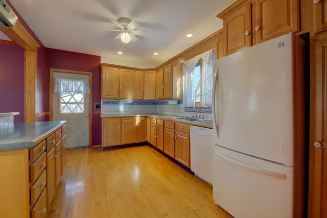 $219,900 | 406 Hancock Street, Watertown, WI 53098