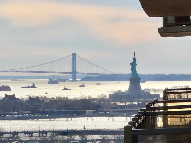 $3,100 | 270 Luis M Marin Boulevard, Unit 19F, Jersey City, NJ 07302