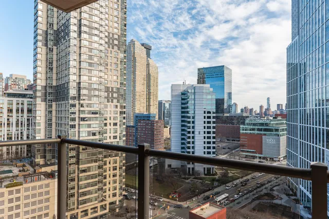 $3,100 | 270 Luis M Marin Boulevard, Unit 19F, Jersey City, NJ 07302