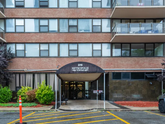 $3,100 | 270 Luis M Marin Boulevard, Unit 19F, Jersey City, NJ 07302