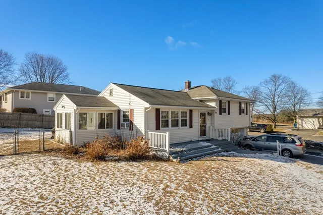 $550,000 | 23 Mt Vernon Circle, Lawrence, MA 01843