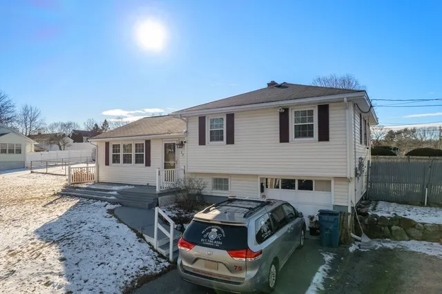 $550,000 | 23 Mt Vernon Circle, Lawrence, MA 01843