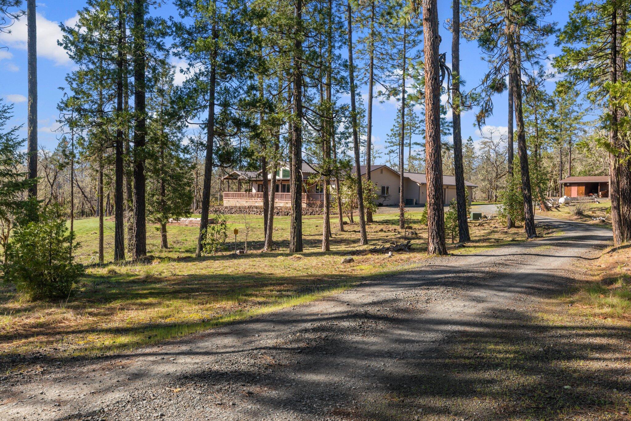 6250 West Side Road Cave Junction, OR 97523 - Photo 32 of 43 28-web-or-mls-IMGL5257