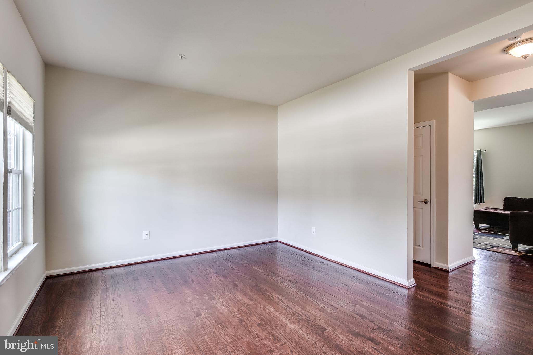 7162 Long View Road Columbia, MD 21044 - Photo 11 of 45 Living room