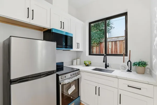 $3,999,000 | 11660 Winding Way, Los Altos, CA 94024