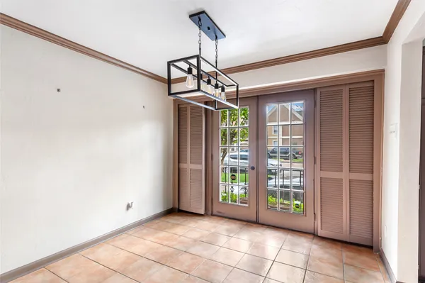 $1,250 | 2744 Briarhurst Drive, Unit 51, Houston, TX 77057