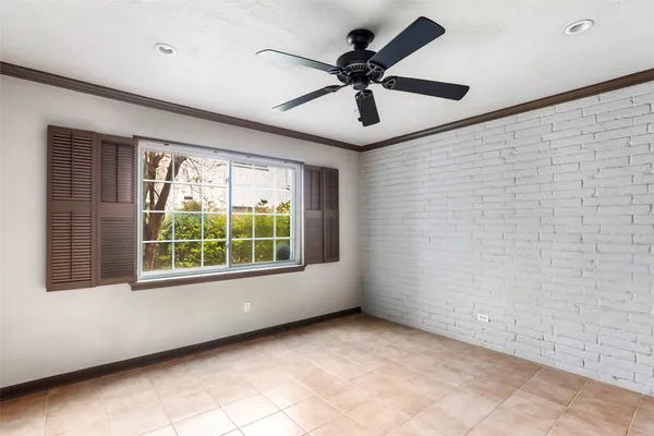 $1,250 | 2744 Briarhurst Drive, Unit 51, Houston, TX 77057