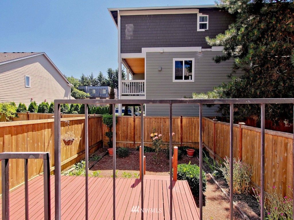 4105 Northeast 5th Street Renton, WA 98059 - Photo 6 of 8