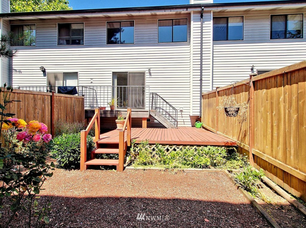 4105 Northeast 5th Street Renton, WA 98059 - Photo 7 of 8