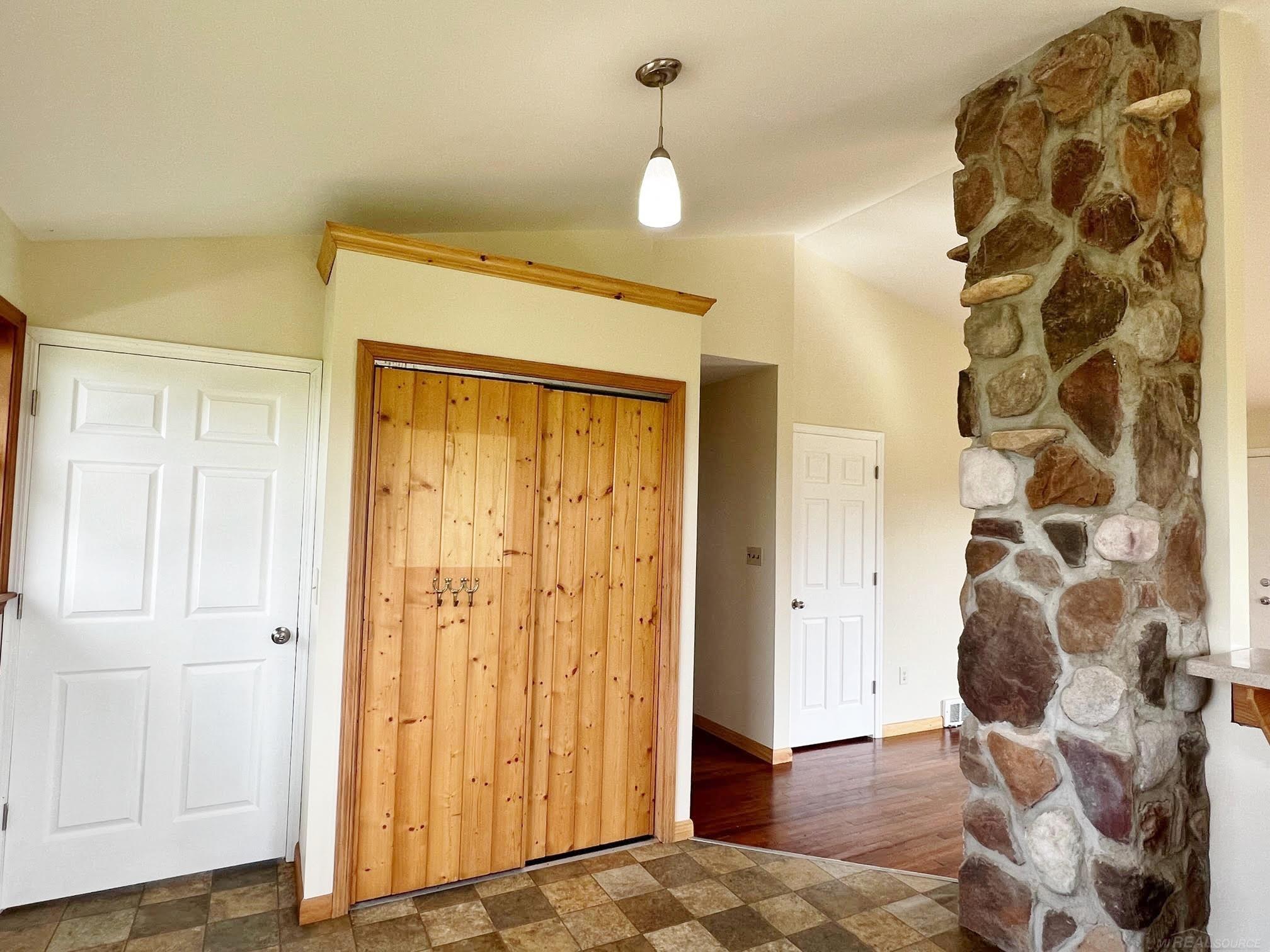 5429 North Ruth Road Deckerville, MI 48427 - Photo 5 of 17 50121343-4.JPG