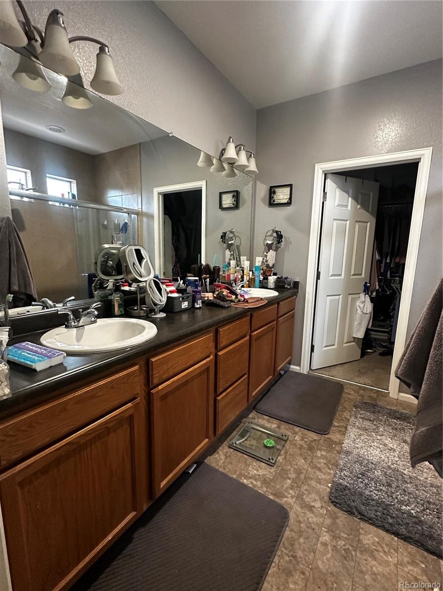 10562 Racine Circle Commerce City, CO 80022 - Photo 9 of 17