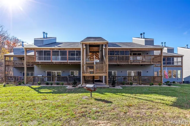 $325,000 | 152 Geneva Cove Drive, Innsbrook, MO 63390