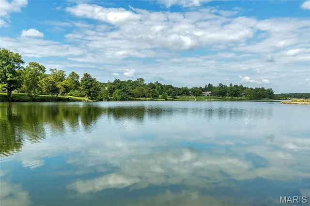 $325,000 | 152 Geneva Cove Drive, Innsbrook, MO 63390