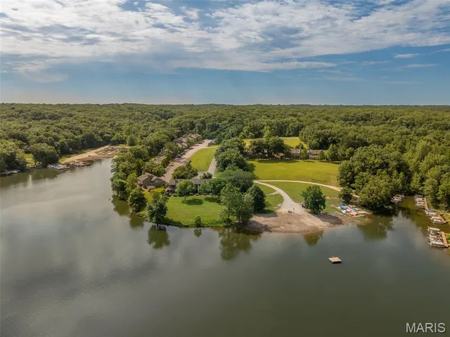 $325,000 | 152 Geneva Cove Drive, Innsbrook, MO 63390