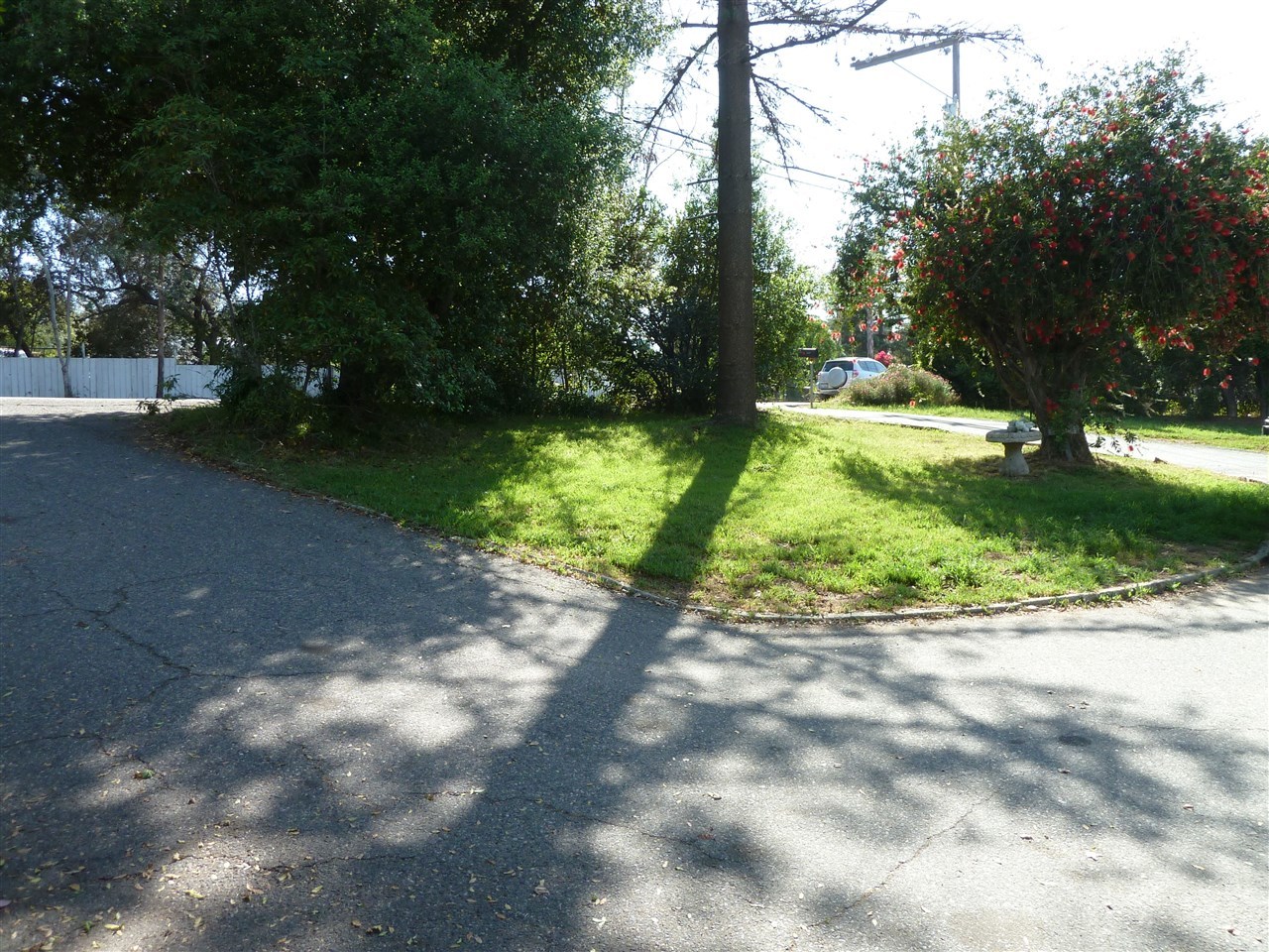 1550 East Mission Road Fallbrook, CA 92028 - Photo 5 of 21 Circular Driveway with atleast 6 outside parking space.