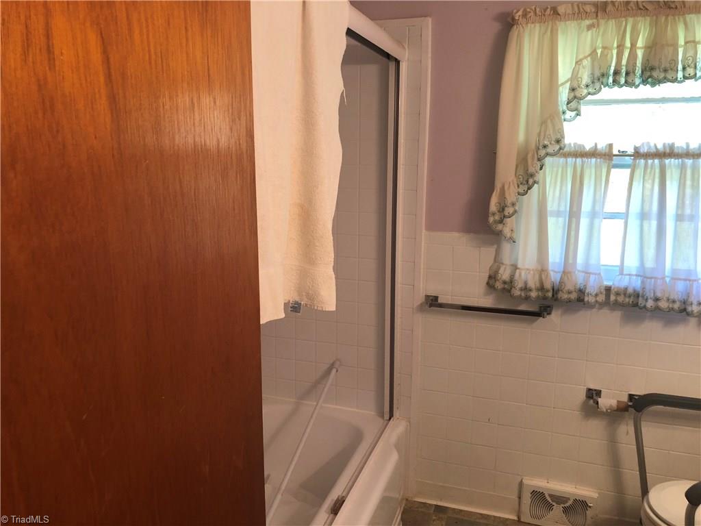 7060 Robinhood Road Pfafftown, NC 27040 - Photo 16 of 22 Gallery Image 16