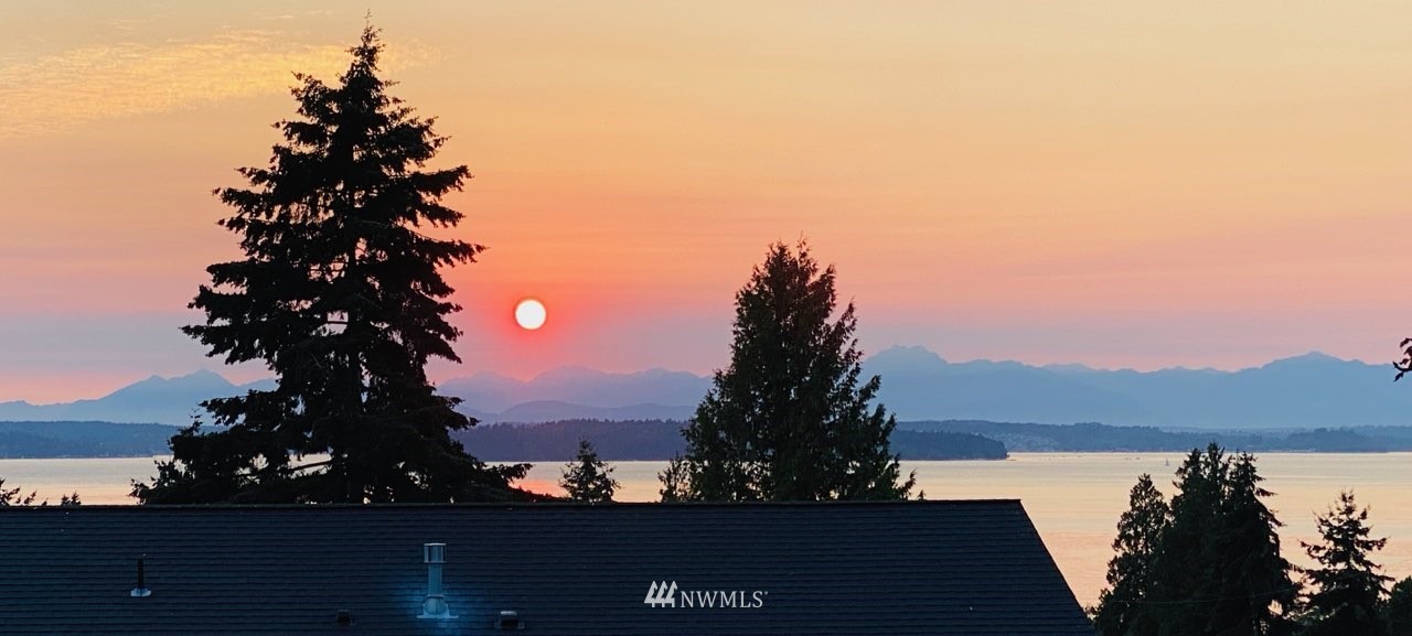 8750 Fauntlee Crest Southwest Seattle, WA 98136 - Photo 36 of 40