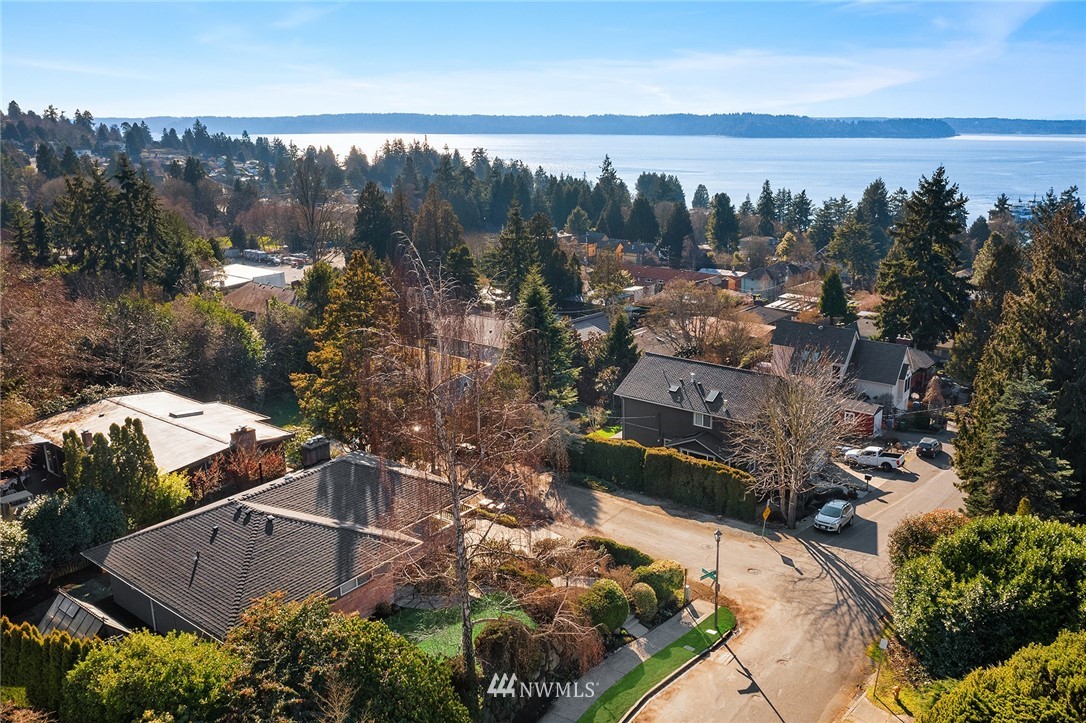 8750 Fauntlee Crest Southwest Seattle, WA 98136 - Photo 39 of 40