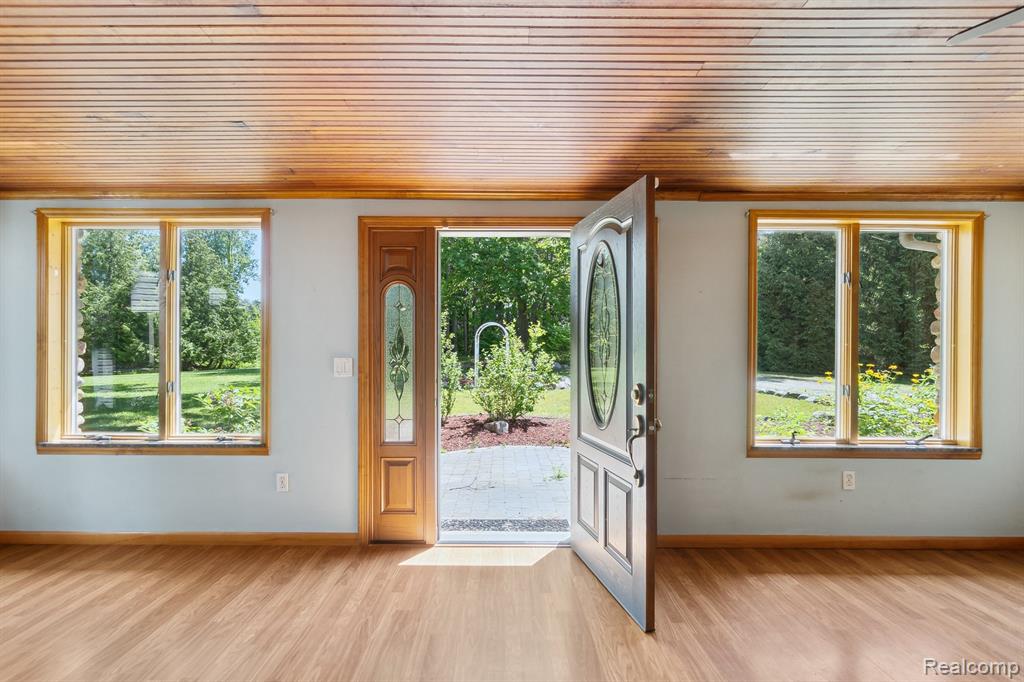 3990 South Sashabaw Road Clarkston, MI 48348 - Photo 4 of 34 Gallery Image 4