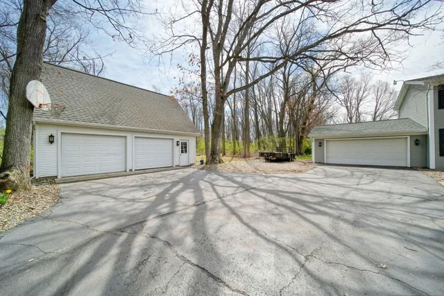 $639,999 | 5427 Vrooman Road, Jackson, MI 49201