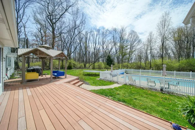 $639,999 | 5427 Vrooman Road, Jackson, MI 49201