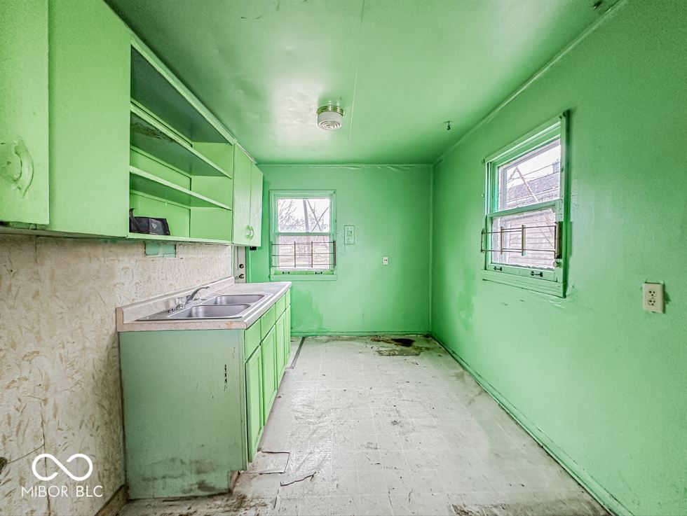 3145 Stuart Street Indianapolis, IN 46218 - Photo 9 of 22