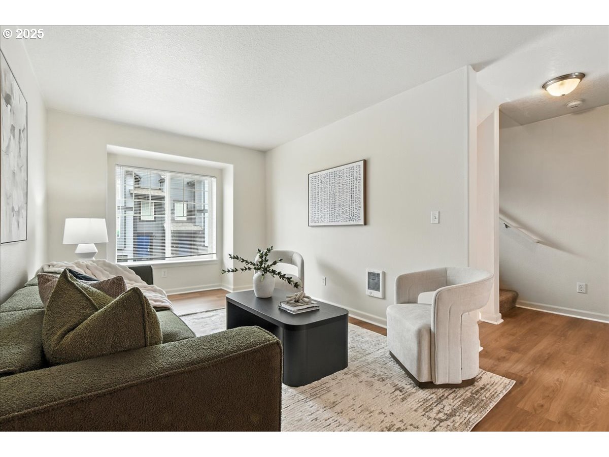 5927 Northeast 34th Street Vancouver, WA 98661 - Photo 4 of 29 a living room with furniture and a window