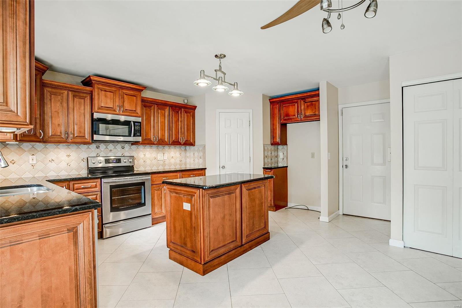 1513 Berry Leaf Court Ballwin, MO 63021 - Photo 13 of 57 Gallery Image 13