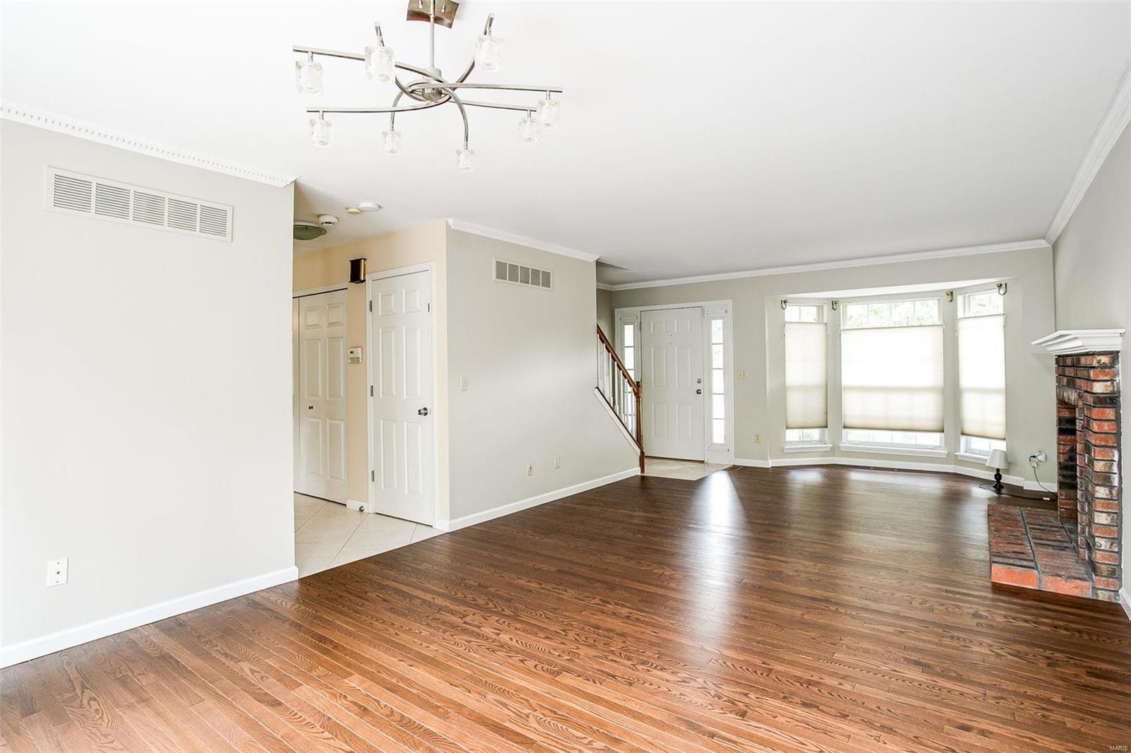 1513 Berry Leaf Court Ballwin, MO 63021 - Photo 4 of 57 Gallery Image 4