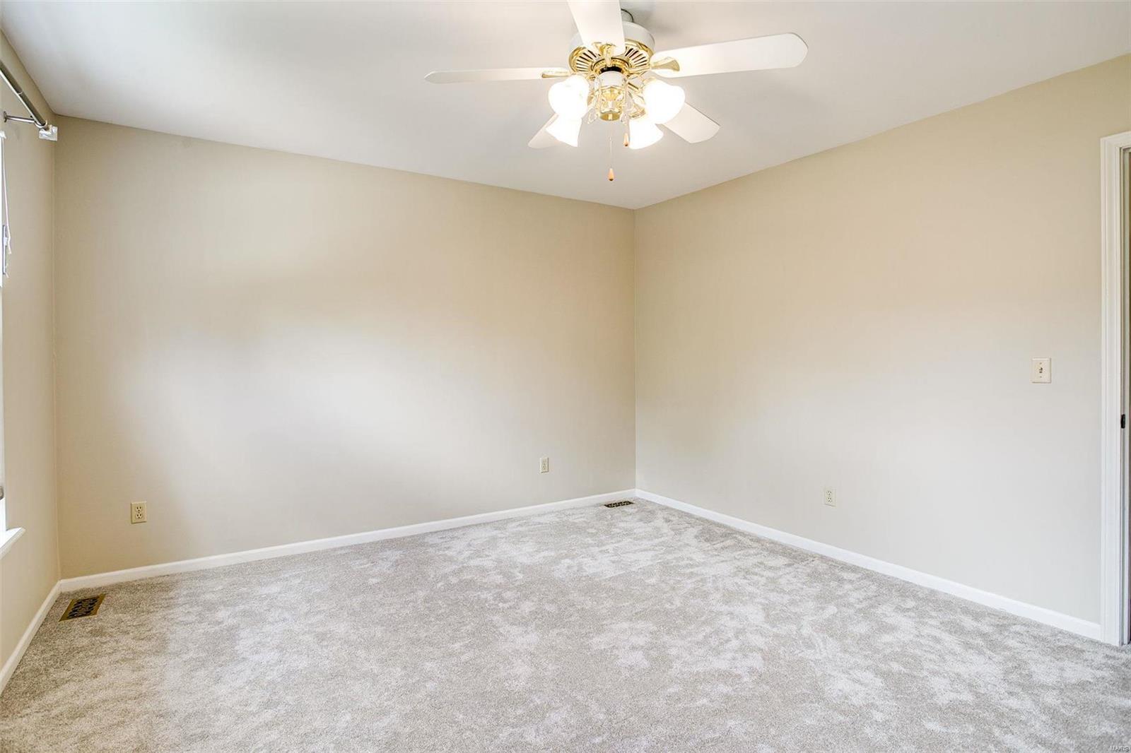 1513 Berry Leaf Court Ballwin, MO 63021 - Photo 31 of 57 Gallery Image 31