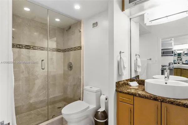 $3,000 | 100 Lincoln Road, Unit 1046, Miami Beach, FL 33139