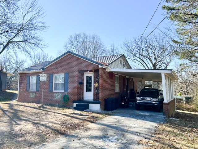 a house view with a outdoor space